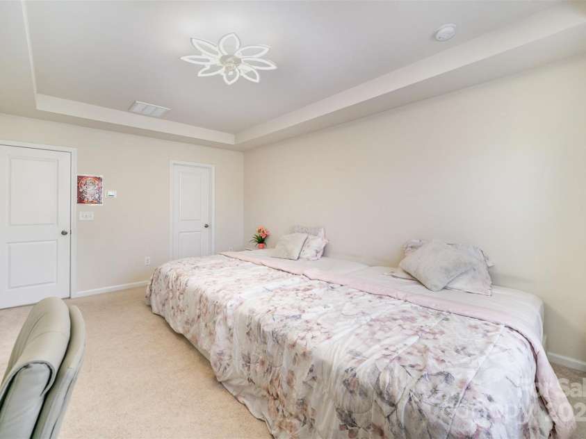 6005 Chelsea Oaks Ridge, Tega Cay, SC 29708.  MLS# CAR4282577, YatesRealty ID 28483. 