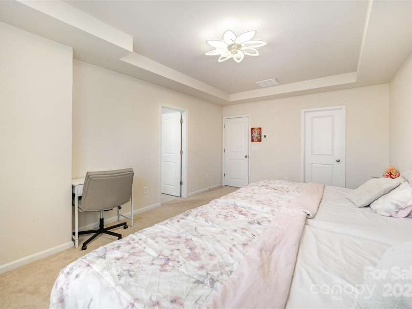 6005 Chelsea Oaks Ridge, Tega Cay, SC 29708.  MLS# CAR4282577, YatesRealty ID 28483. 