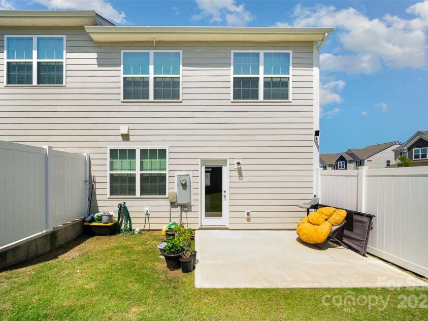 6005 Chelsea Oaks Ridge, Tega Cay, SC 29708.  MLS# CAR4282577, YatesRealty ID 28483. 