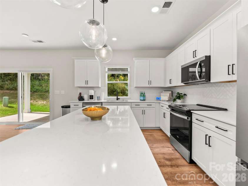 180 Cherry Springs Lane, Asheville, NC 28804.  MLS# CAR4341733, YatesRealty ID 28486. 