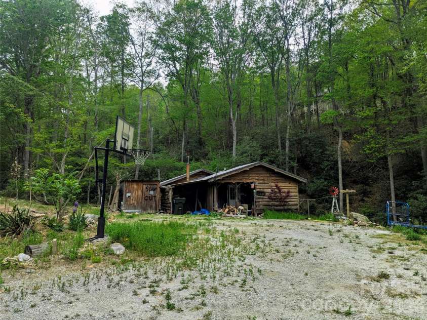 1034 Kyles Creek Road, Hendersonville, NC 28792.  MLS# CAR4377604, YatesRealty ID 28488. 