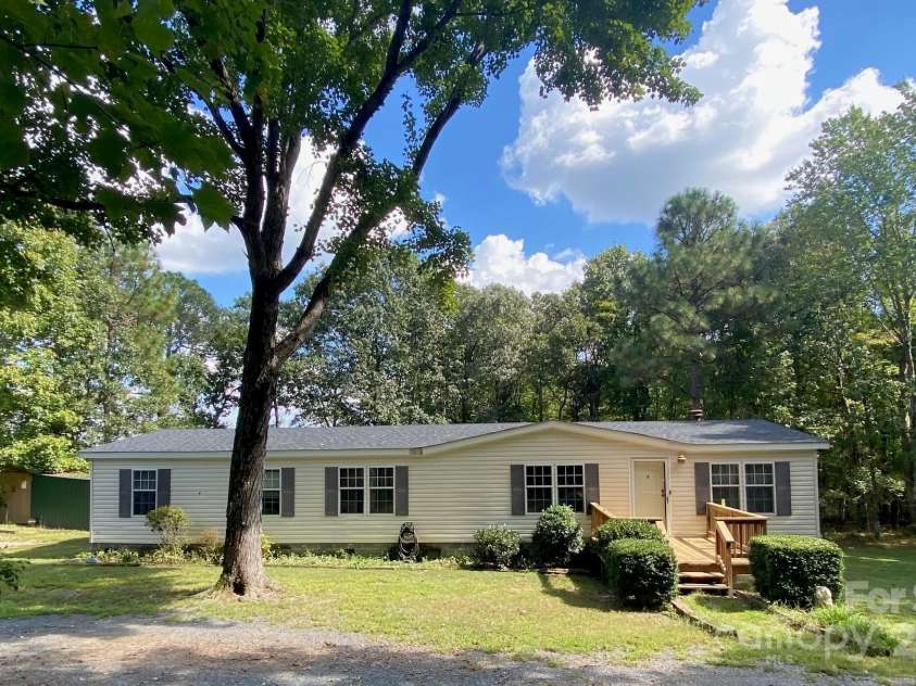 176 Hunters Glen Road, Troy, NC 27371.  MLS# CAR4281871, YatesRealty ID 28488. 