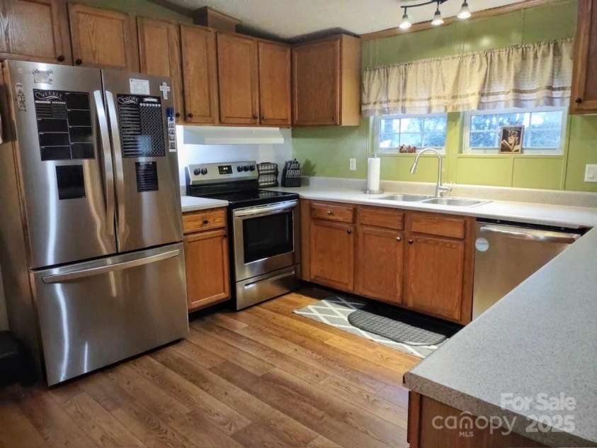 176 Hunters Glen Road, Troy, NC 27371.  MLS# CAR4281871, YatesRealty ID 28488. Kitchen