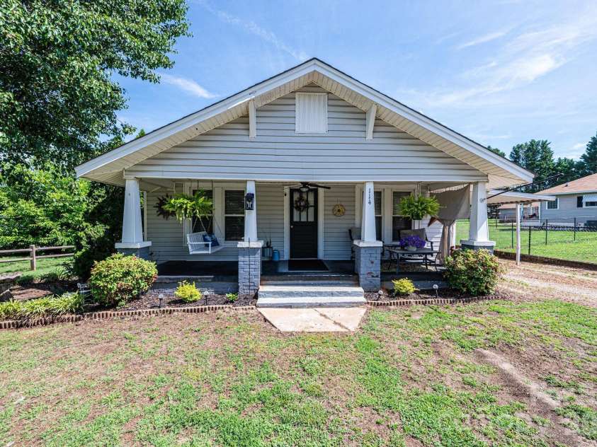 114 Mountain View Street, Morganton, NC 28655.  MLS# CAR4387671, YatesRealty ID 28489. 