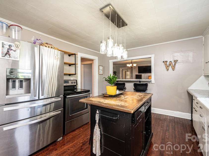 114 Mountain View Street, Morganton, NC 28655.  MLS# CAR4387671, YatesRealty ID 28489. 