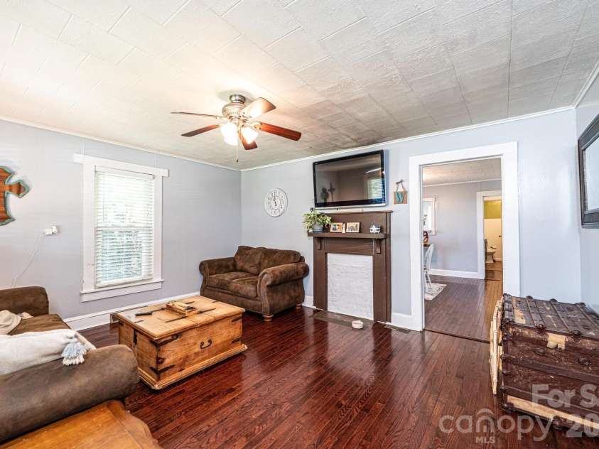 114 Mountain View Street, Morganton, NC 28655.  MLS# CAR4387671, YatesRealty ID 28489. 