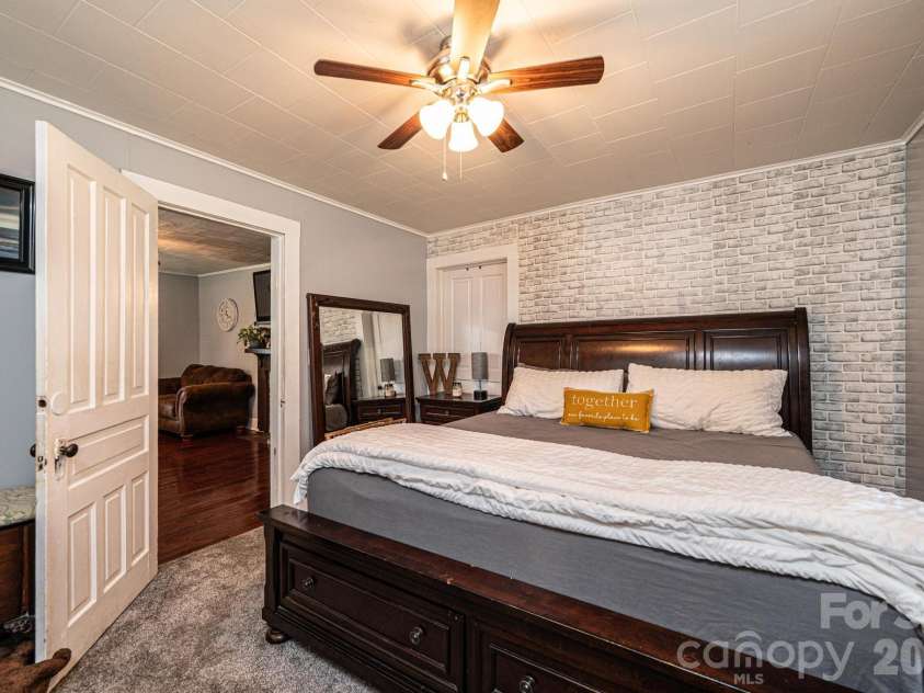 114 Mountain View Street, Morganton, NC 28655.  MLS# CAR4387671, YatesRealty ID 28489. 
