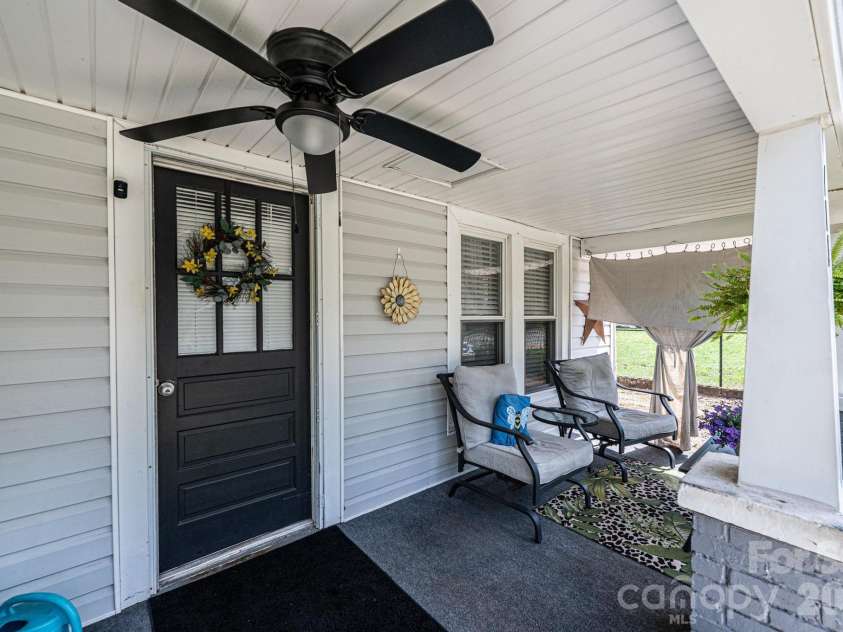 114 Mountain View Street, Morganton, NC 28655.  MLS# CAR4387671, YatesRealty ID 28489. 