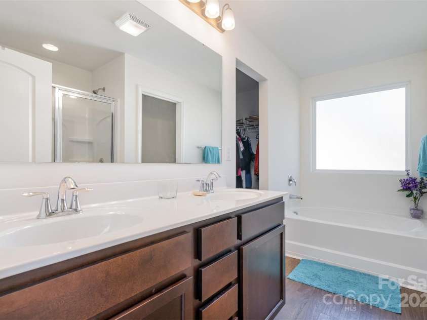 8009 Camden Crossing, Lowell, NC 28098.  MLS# CAR4327771, YatesRealty ID 2849. Ensuite