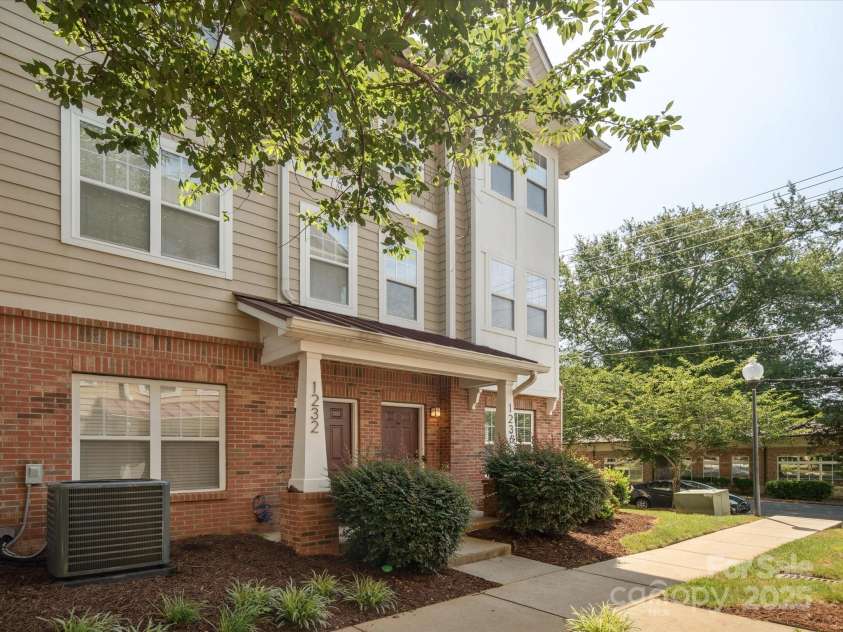 1236 Taliesin Court, Charlotte, NC 28204.  MLS# CAR4284136, YatesRealty ID 28490. 