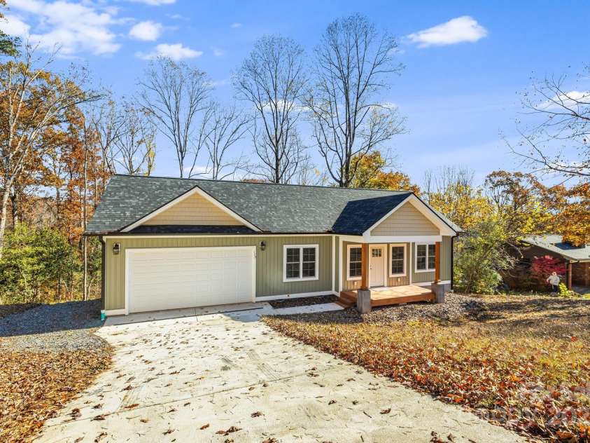 129 Brentwood Road, Morganton, NC 28655.  MLS# CAR4320475, YatesRealty ID 28491. 