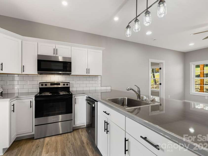 129 Brentwood Road, Morganton, NC 28655.  MLS# CAR4320475, YatesRealty ID 28491. 