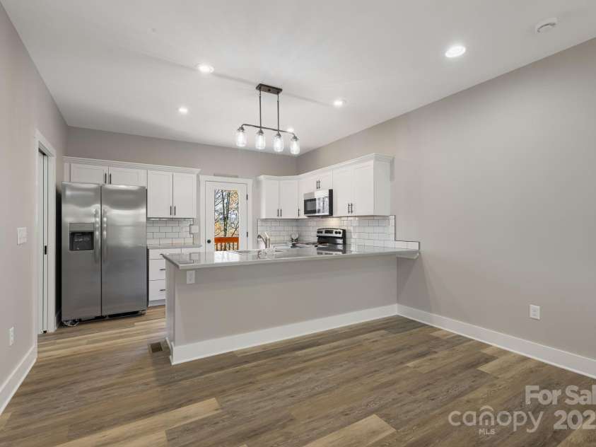 129 Brentwood Road, Morganton, NC 28655.  MLS# CAR4320475, YatesRealty ID 28491. Kitchen