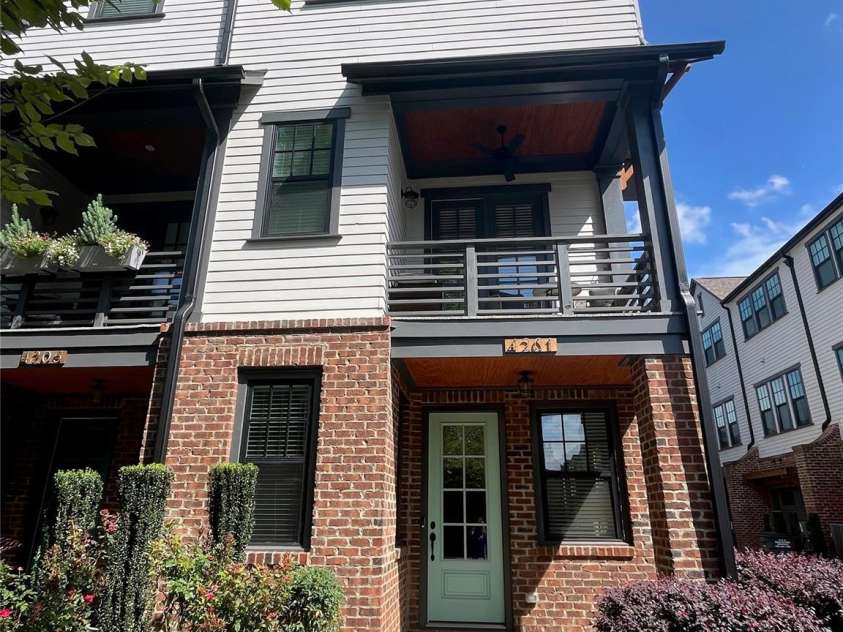 4201 Spencer Towns Lane, Charlotte, NC 28205.  MLS# CAR4278507, YatesRealty ID 28492. 