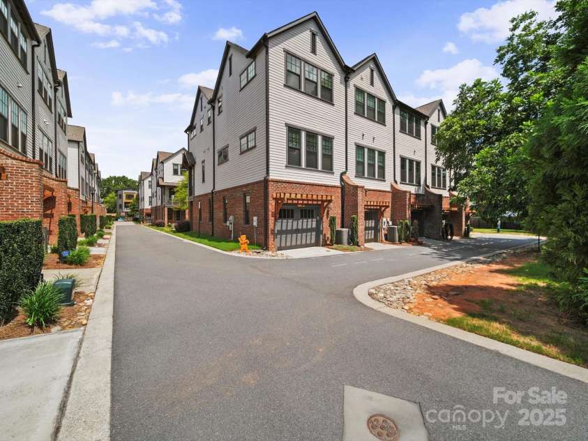 4201 Spencer Towns Lane, Charlotte, NC 28205.  MLS# CAR4278507, YatesRealty ID 28492. 