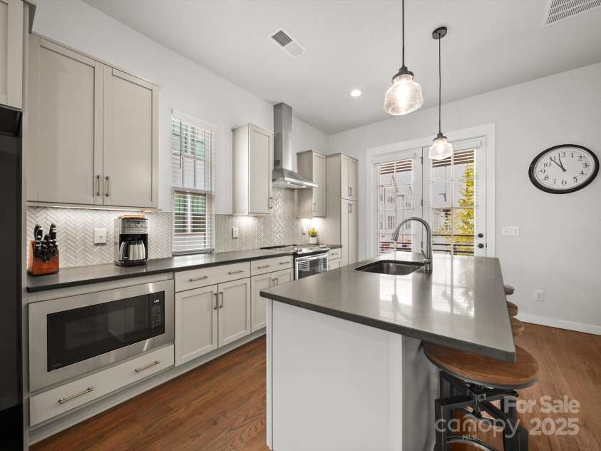 4201 Spencer Towns Lane, Charlotte, NC 28205.  MLS# CAR4278507, YatesRealty ID 28492. 