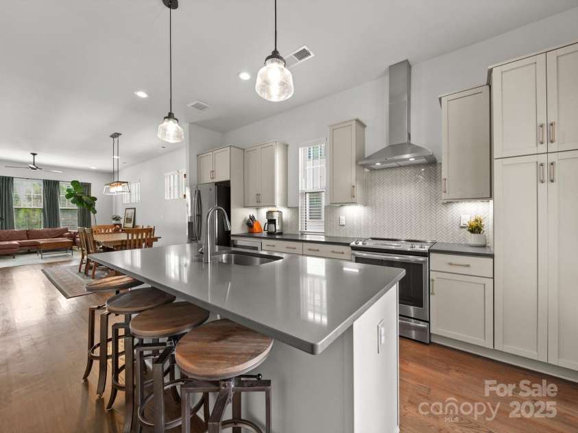 4201 Spencer Towns Lane, Charlotte, NC 28205.  MLS# CAR4278507, YatesRealty ID 28492. 