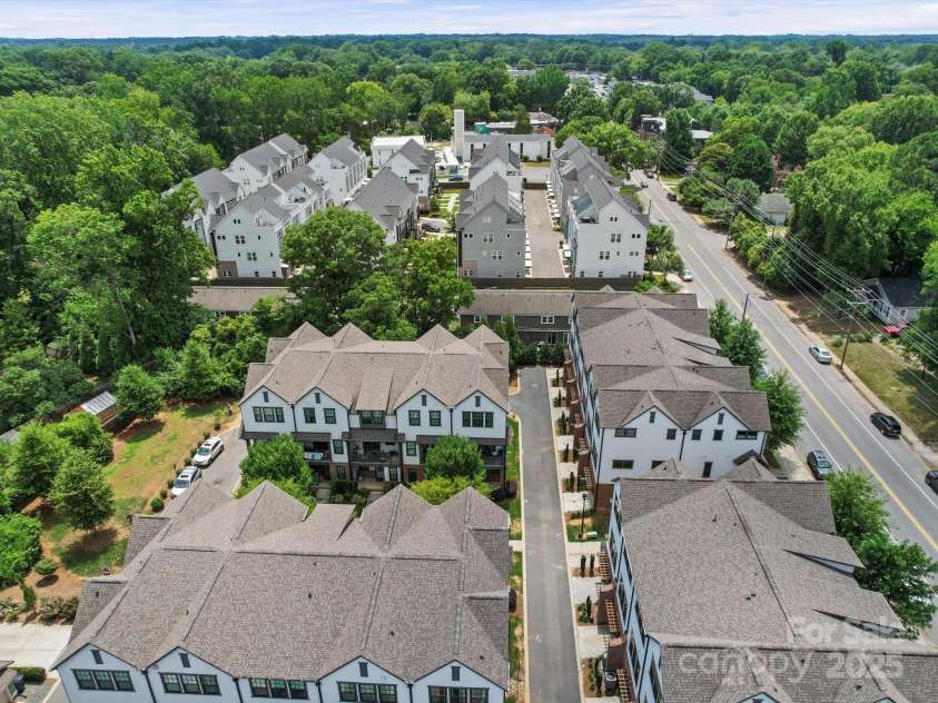 4201 Spencer Towns Lane, Charlotte, NC 28205.  MLS# CAR4278507, YatesRealty ID 28492. 
