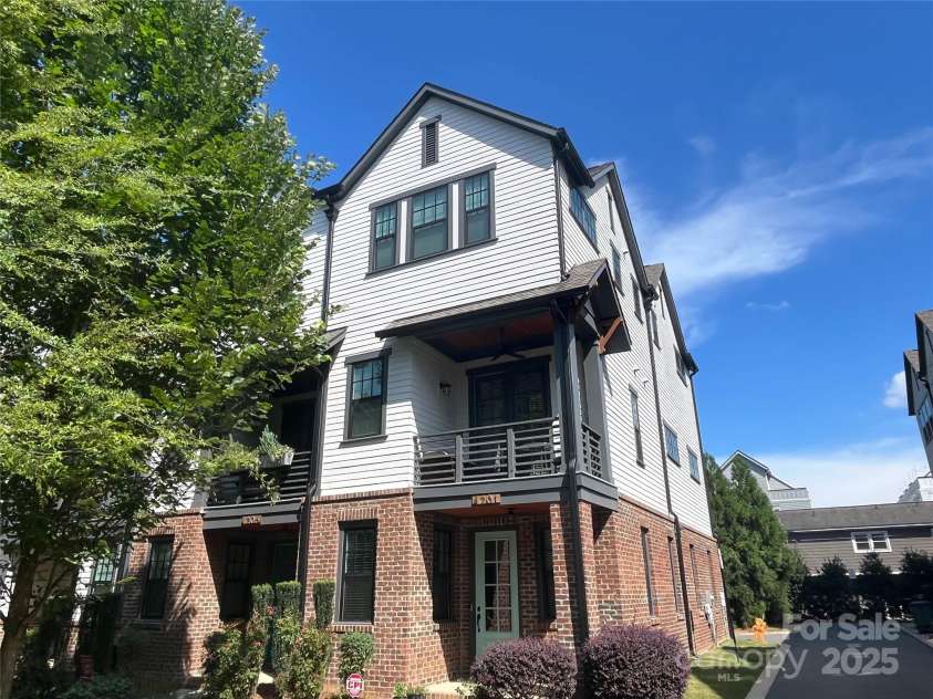 4201 Spencer Towns Lane, Charlotte, NC 28205.  MLS# CAR4278507, YatesRealty ID 28492. Welcome home to 4201 Spencer Towns Lane!