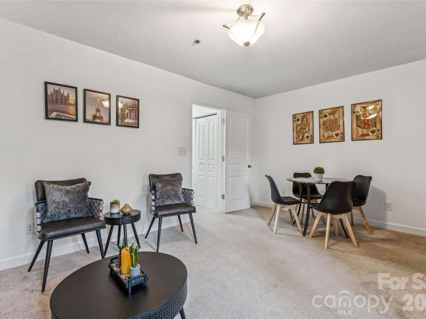 6333 Royal Celadon Way, Charlotte, NC 28269.  MLS# CAR4385329, YatesRealty ID 28493. This thoughtfully designed space is a versatile addition, ensuring complete privacy and offering the convenience of an extra guest area whenever required. Its adaptability allows you the freedom to tailor its use to