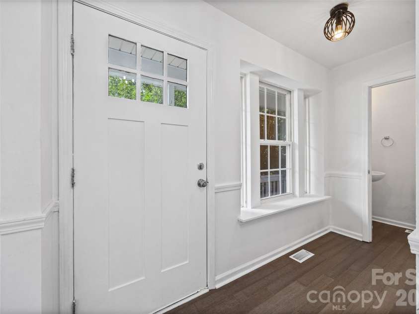 6226 Dumont Lane, Charlotte, NC 28269.  MLS# CAR4385992, YatesRealty ID 28494. 