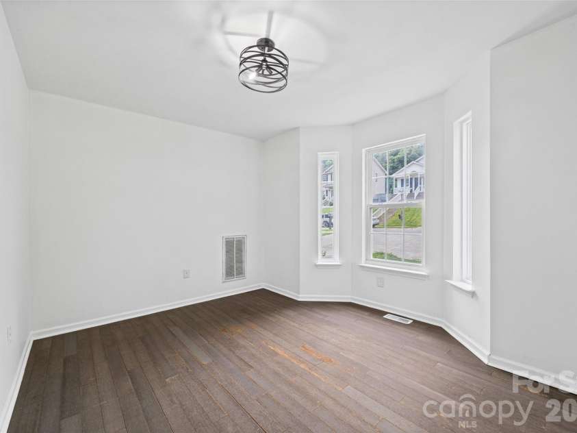 6226 Dumont Lane, Charlotte, NC 28269.  MLS# CAR4385992, YatesRealty ID 28494. 