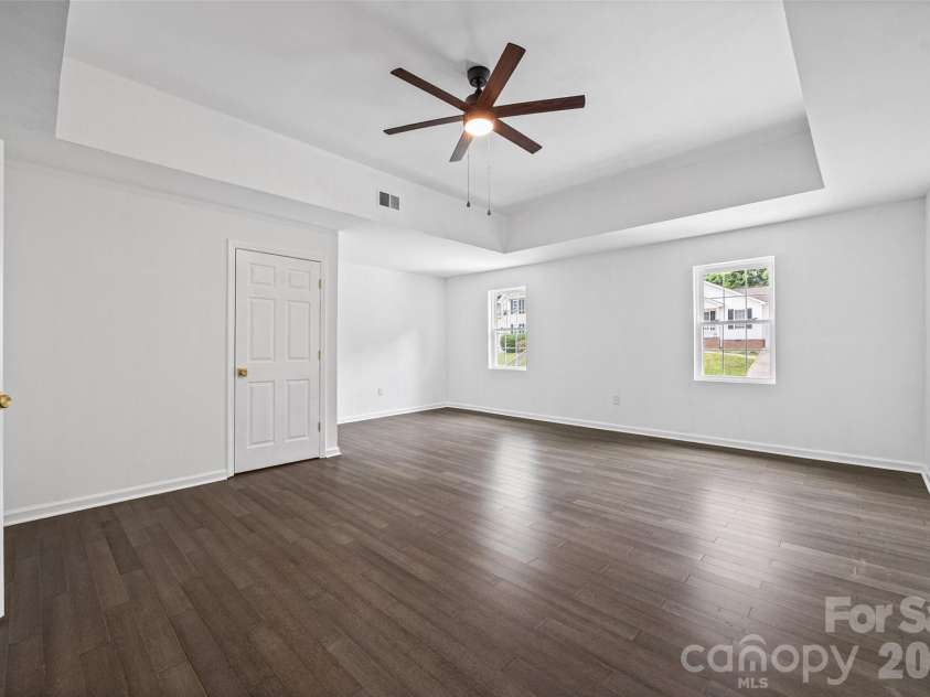 6226 Dumont Lane, Charlotte, NC 28269.  MLS# CAR4385992, YatesRealty ID 28494. 