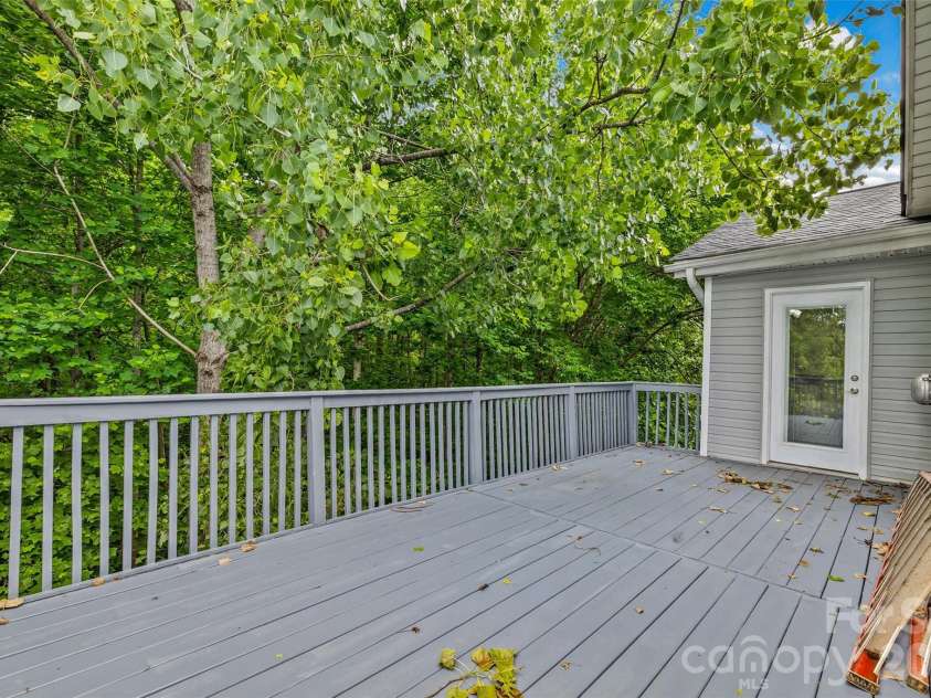 6226 Dumont Lane, Charlotte, NC 28269.  MLS# CAR4385992, YatesRealty ID 28494. 