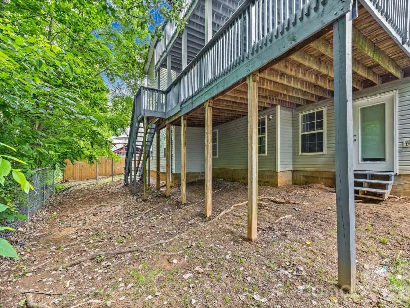 6226 Dumont Lane, Charlotte, NC 28269.  MLS# CAR4385992, YatesRealty ID 28494. 