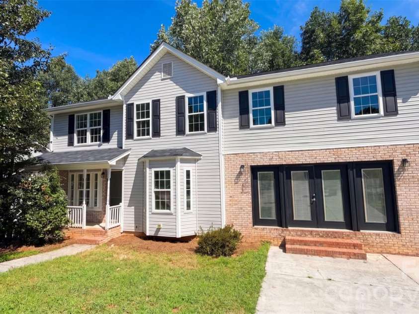 6226 Dumont Lane, Charlotte, NC 28269.  MLS# CAR4424023, YatesRealty ID 28494. 