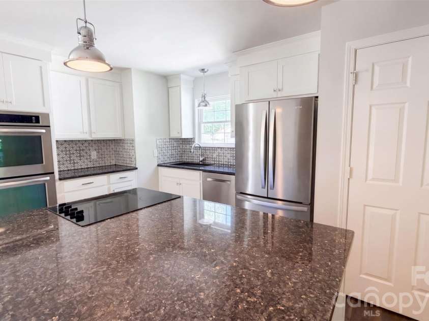 6226 Dumont Lane, Charlotte, NC 28269.  MLS# CAR4424023, YatesRealty ID 28494. 