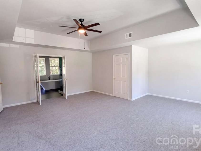 6226 Dumont Lane, Charlotte, NC 28269.  MLS# CAR4424023, YatesRealty ID 28494. 