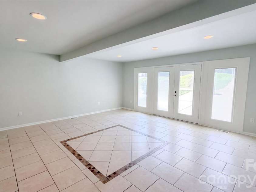 6226 Dumont Lane, Charlotte, NC 28269.  MLS# CAR4424023, YatesRealty ID 28494. 