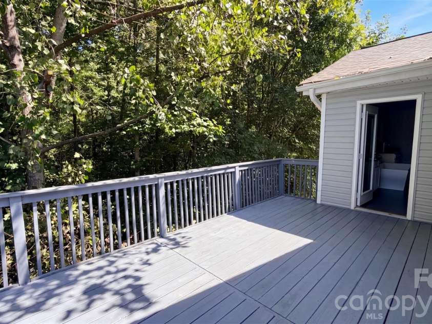 6226 Dumont Lane, Charlotte, NC 28269.  MLS# CAR4424023, YatesRealty ID 28494. 