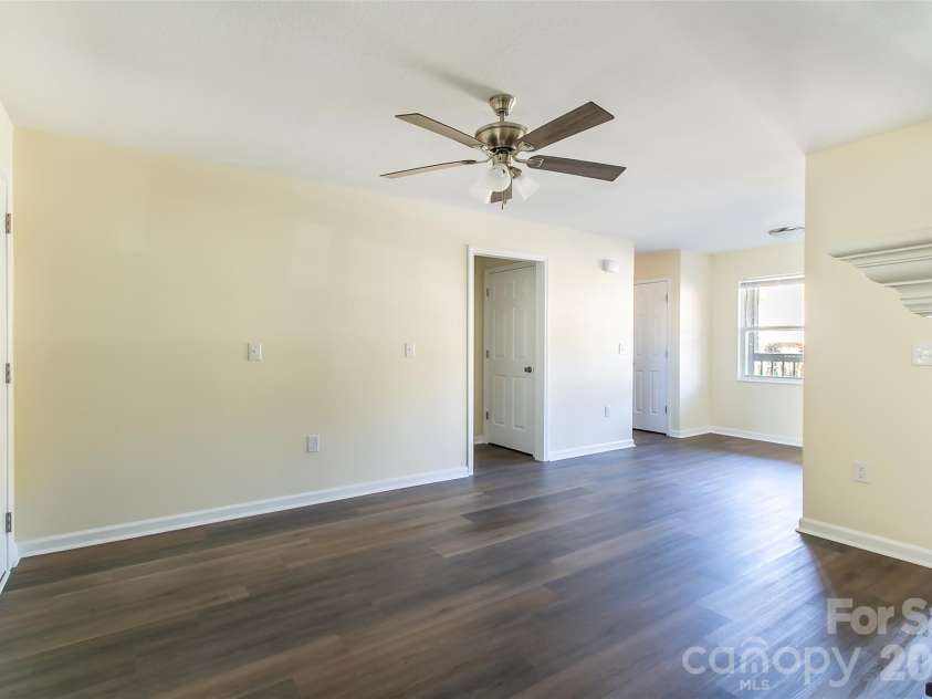 605 Carlyle Way, Asheville, NC 28803.  MLS# CAR4388630, YatesRealty ID 28495. 