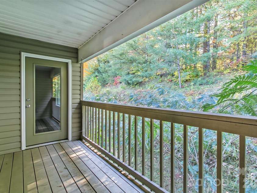 605 Carlyle Way, Asheville, NC 28803.  MLS# CAR4388630, YatesRealty ID 28495. 