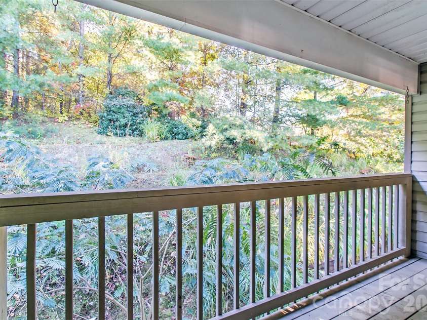 605 Carlyle Way, Asheville, NC 28803.  MLS# CAR4388630, YatesRealty ID 28495. 