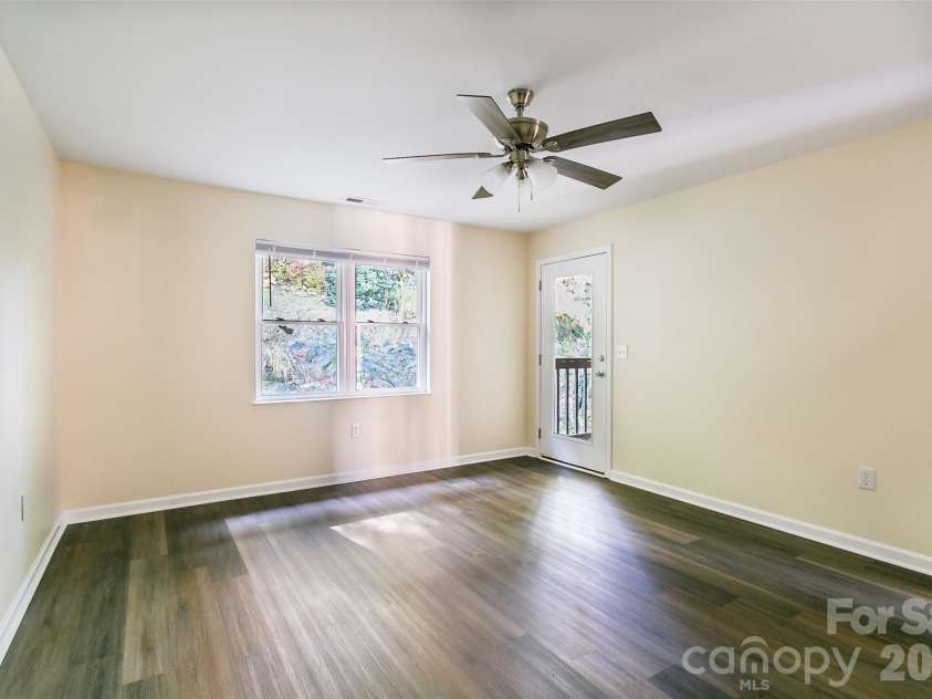 605 Carlyle Way, Asheville, NC 28803.  MLS# CAR4388630, YatesRealty ID 28495. 