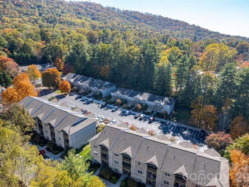 605 Carlyle Way, Asheville, NC 28803.  MLS# CAR4388630, YatesRealty ID 28495. 
