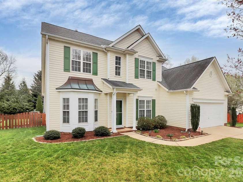 11816 Pheasant Lane, Charlotte, NC 28277.  MLS# CAR4388376, YatesRealty ID 28496. 
