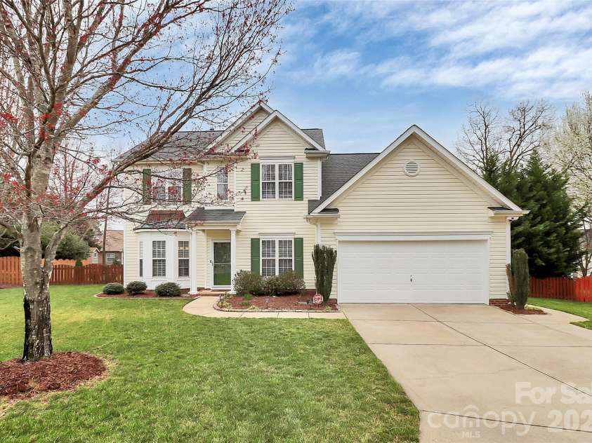 11816 Pheasant Lane, Charlotte, NC 28277.  MLS# CAR4388376, YatesRealty ID 28496. 
