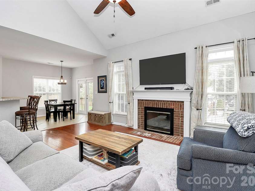 11816 Pheasant Lane, Charlotte, NC 28277.  MLS# CAR4388376, YatesRealty ID 28496. 