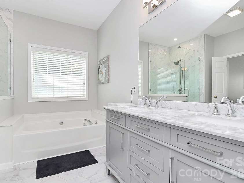 11816 Pheasant Lane, Charlotte, NC 28277.  MLS# CAR4388376, YatesRealty ID 28496. 