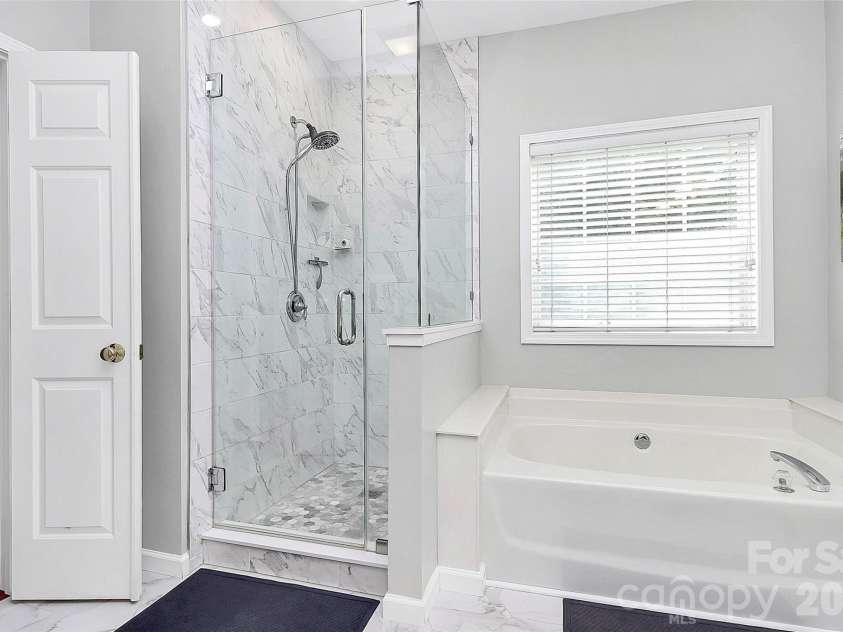 11816 Pheasant Lane, Charlotte, NC 28277.  MLS# CAR4388376, YatesRealty ID 28496. 