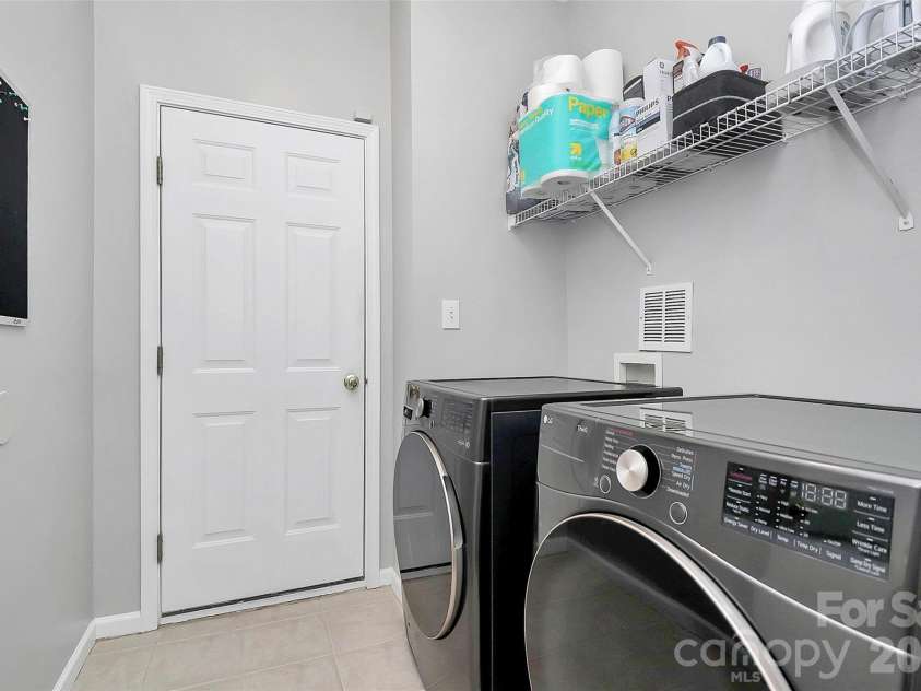 11816 Pheasant Lane, Charlotte, NC 28277.  MLS# CAR4388376, YatesRealty ID 28496. 