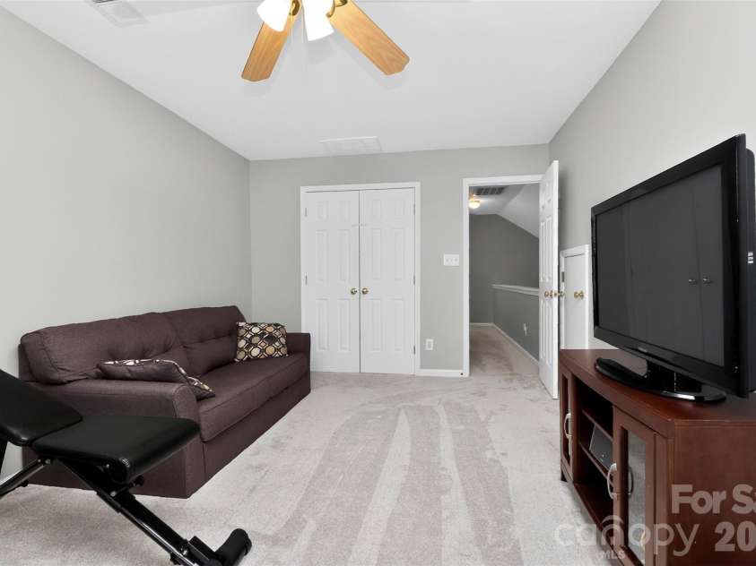 11816 Pheasant Lane, Charlotte, NC 28277.  MLS# CAR4388376, YatesRealty ID 28496. 