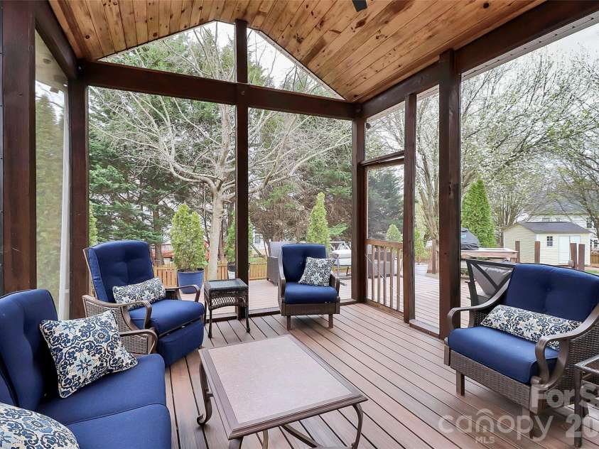11816 Pheasant Lane, Charlotte, NC 28277.  MLS# CAR4388376, YatesRealty ID 28496. 
