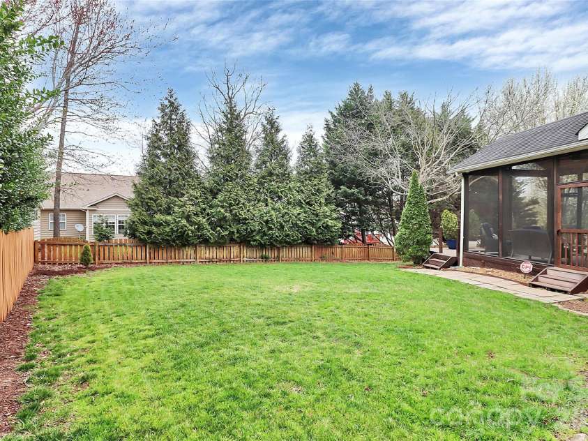 11816 Pheasant Lane, Charlotte, NC 28277.  MLS# CAR4388376, YatesRealty ID 28496. 