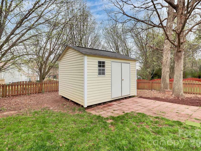 11816 Pheasant Lane, Charlotte, NC 28277.  MLS# CAR4388376, YatesRealty ID 28496. 