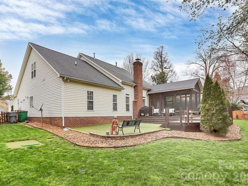 11816 Pheasant Lane, Charlotte, NC 28277.  MLS# CAR4388376, YatesRealty ID 28496. 